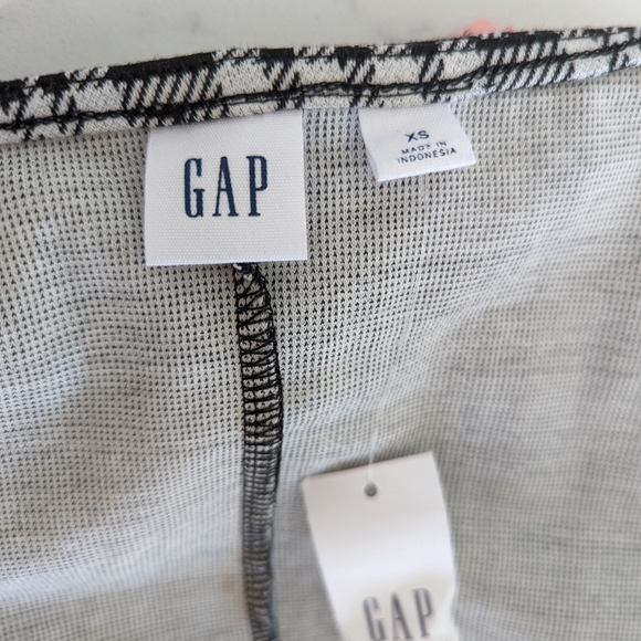 New with tag: black and white dress from GAP, XS - Picture 4 of 7